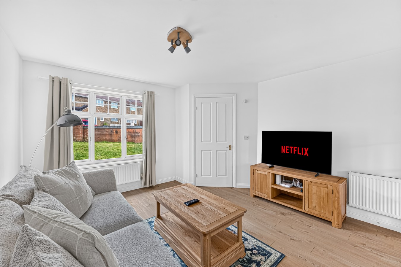 Nene House • Sleeps 5 • Free Parking • Super-Fast WiFi • Garden • Self-Check-In in 2 Nene Place - Property image 11 - VivreStays