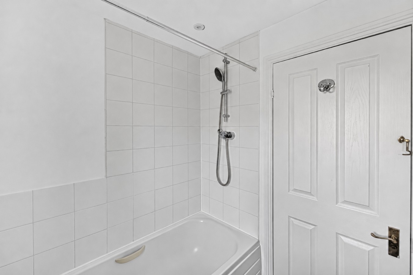 Nene House • Sleeps 5 • Free Parking • Super-Fast WiFi • Garden • Self-Check-In in 2 Nene Place - Property image 6 - VivreStays