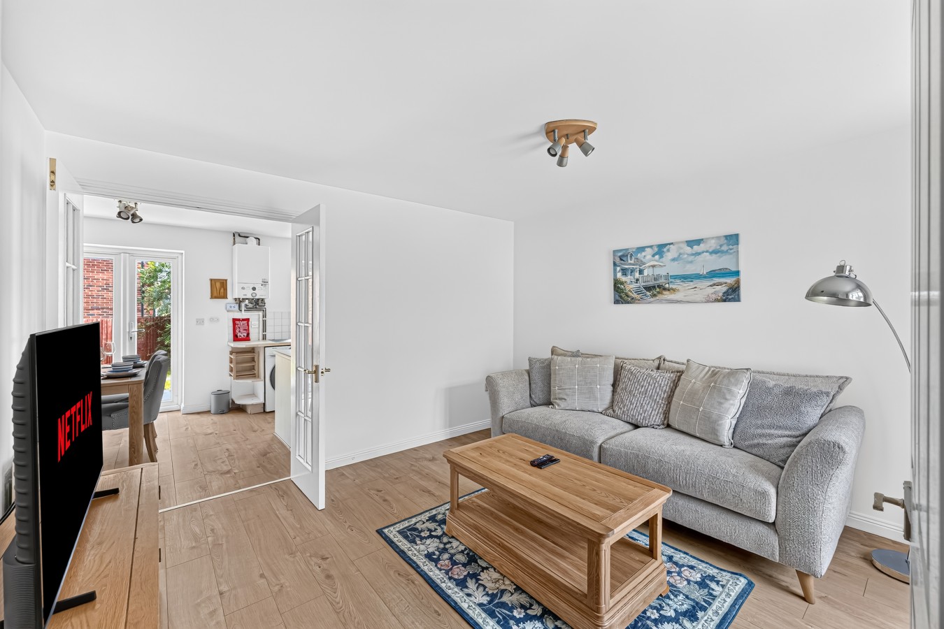 Nene House • Sleeps 5 • Free Parking • Super-Fast WiFi • Garden • Self-Check-In in 2 Nene Place - Property image 13 - VivreStays