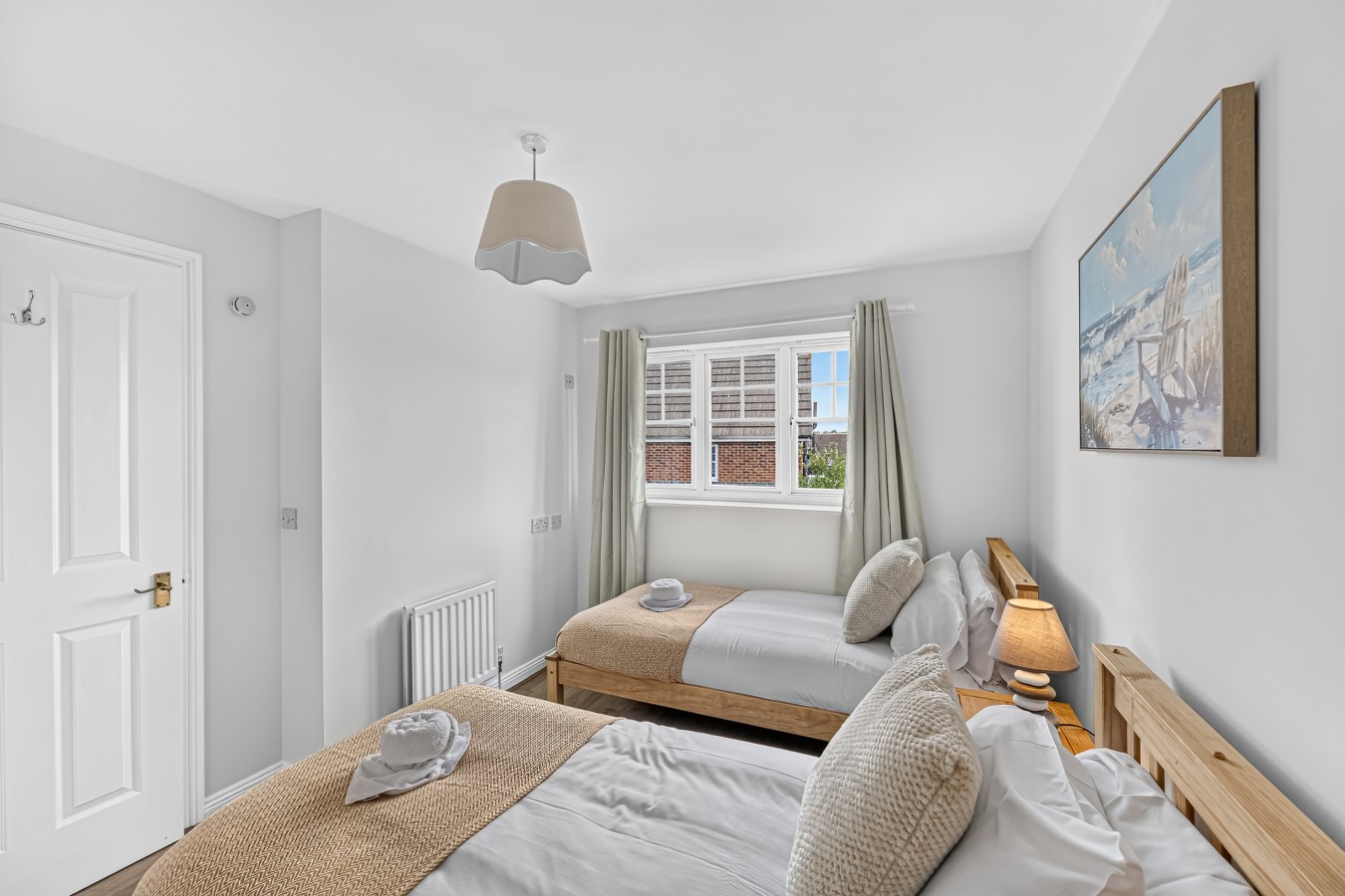 Nene House • Sleeps 5 • Free Parking • Super-Fast WiFi • Garden • Self-Check-In in 2 Nene Place - Property image 4 - VivreStays