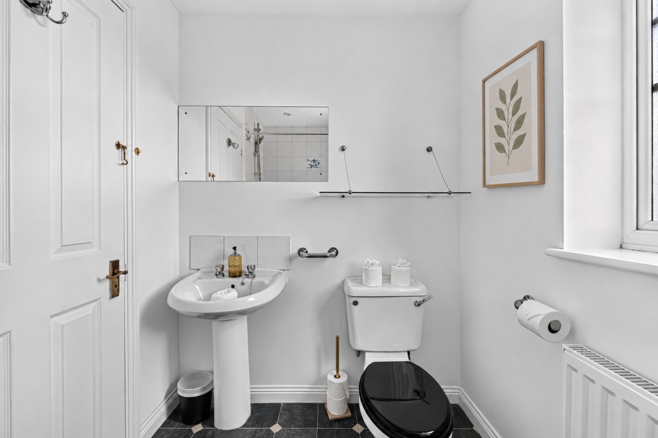 Nene House • Sleeps 5 • Free Parking • Super-Fast WiFi • Garden • Self-Check-In in 2 Nene Place - Property image 7 - VivreStays