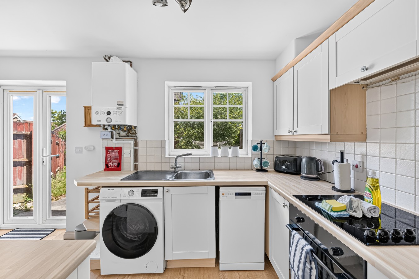 Nene House • Sleeps 5 • Free Parking • Super-Fast WiFi • Garden • Self-Check-In in 2 Nene Place - Property image 19 - VivreStays