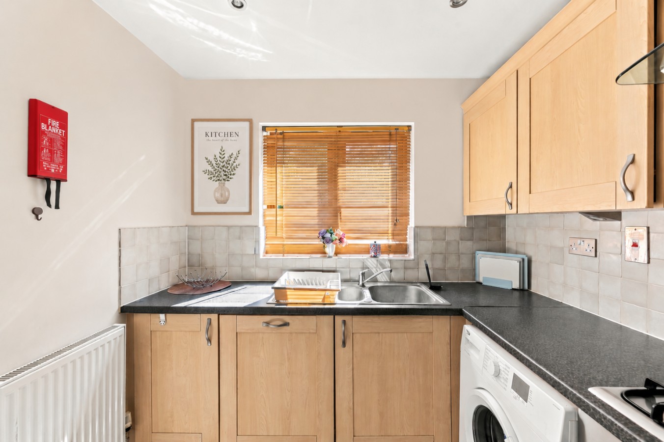 Charming 3BR House • Sleeps 5 • Driveway Parking • Fast Wifi • Work Desk • Fast Wifi in 13 Corris Court - Property image 17 - VivreStays