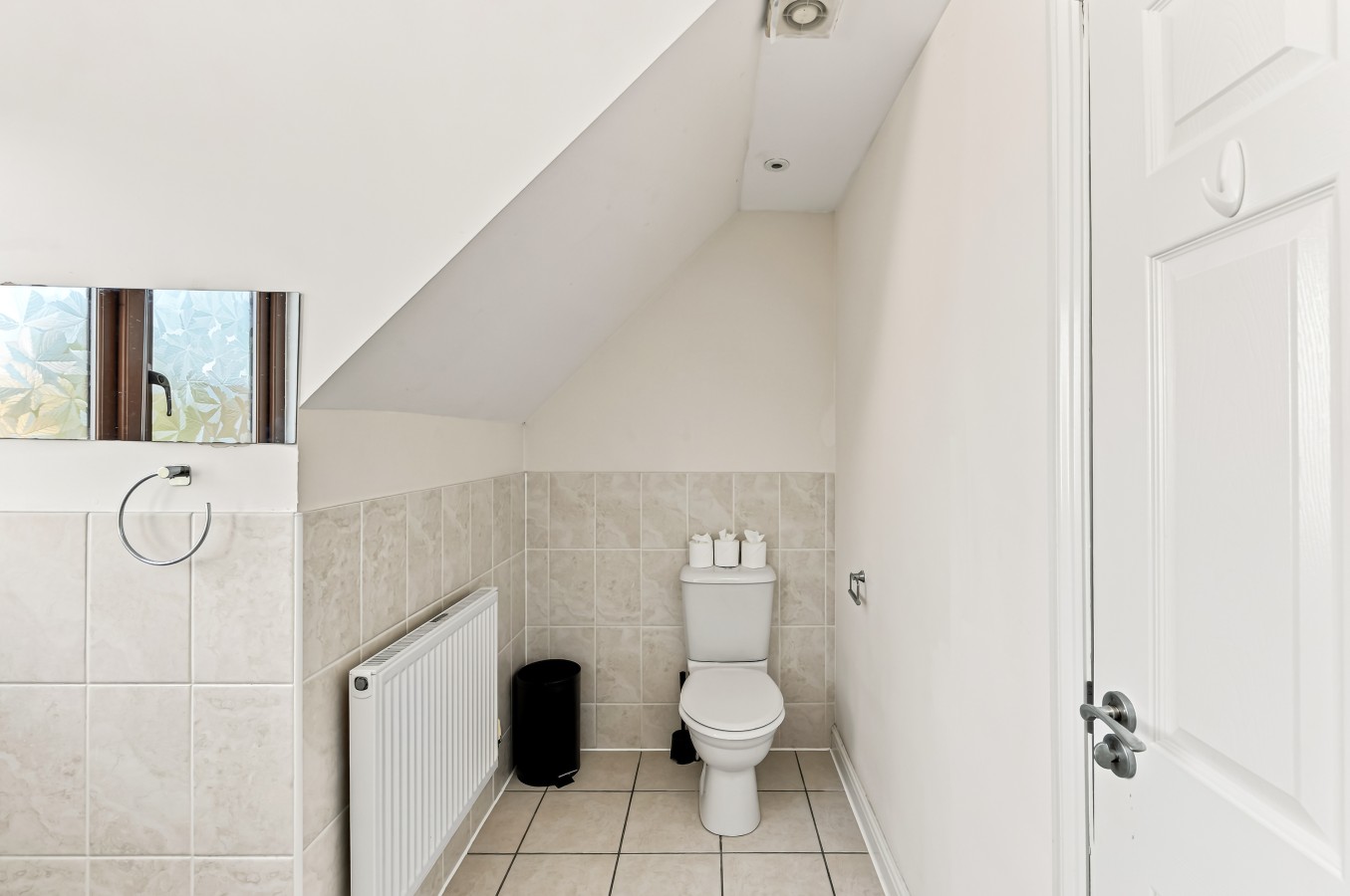 Charming 3BR House • Sleeps 5 • Driveway Parking • Fast Wifi • Work Desk • Fast Wifi in 13 Corris Court - Property image 5 - VivreStays