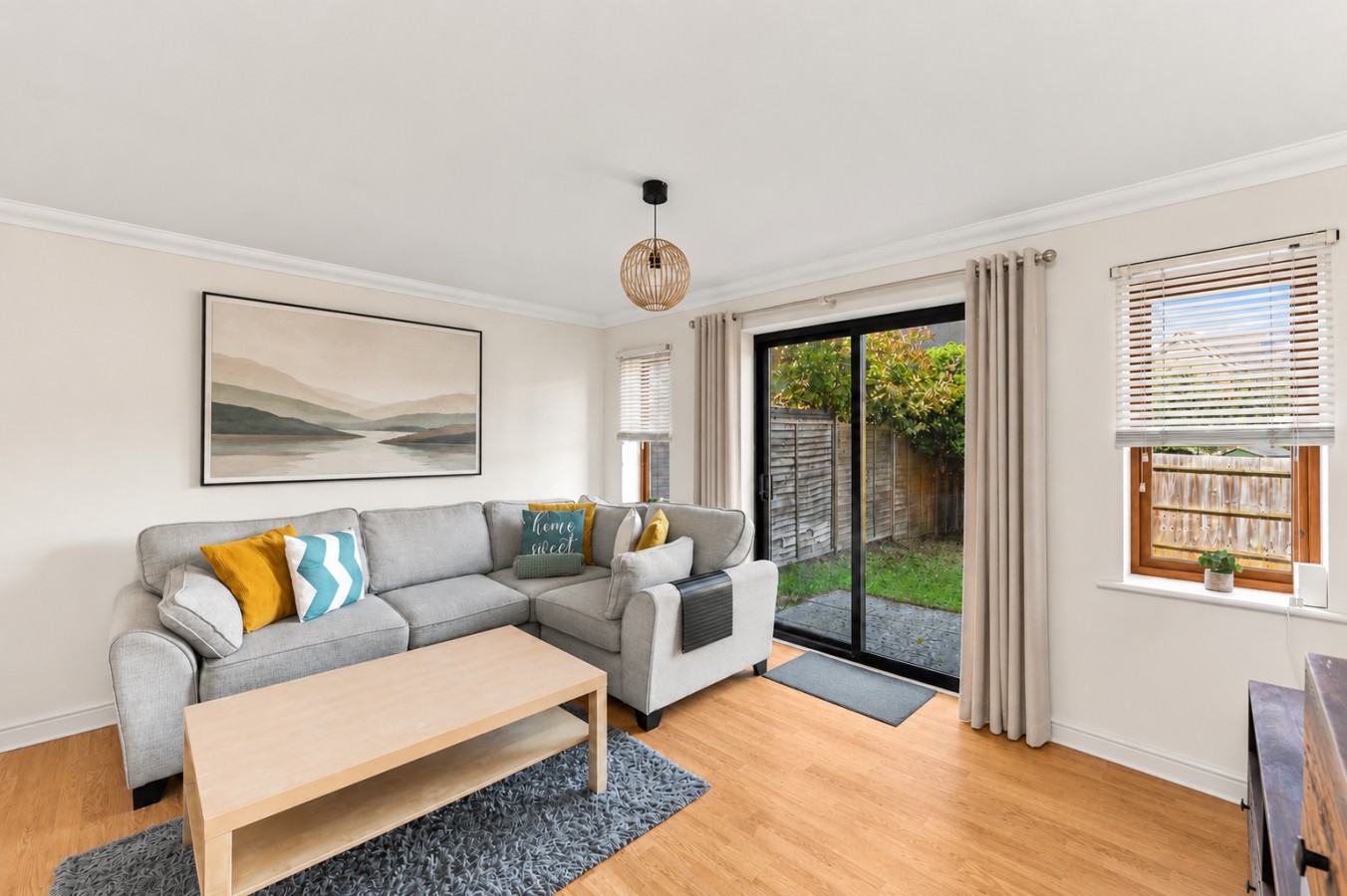 Charming 3BR House • Sleeps 5 • Driveway Parking • Fast Wifi • Work Desk • Fast Wifi in 13 Corris Court - Property image 14 - VivreStays