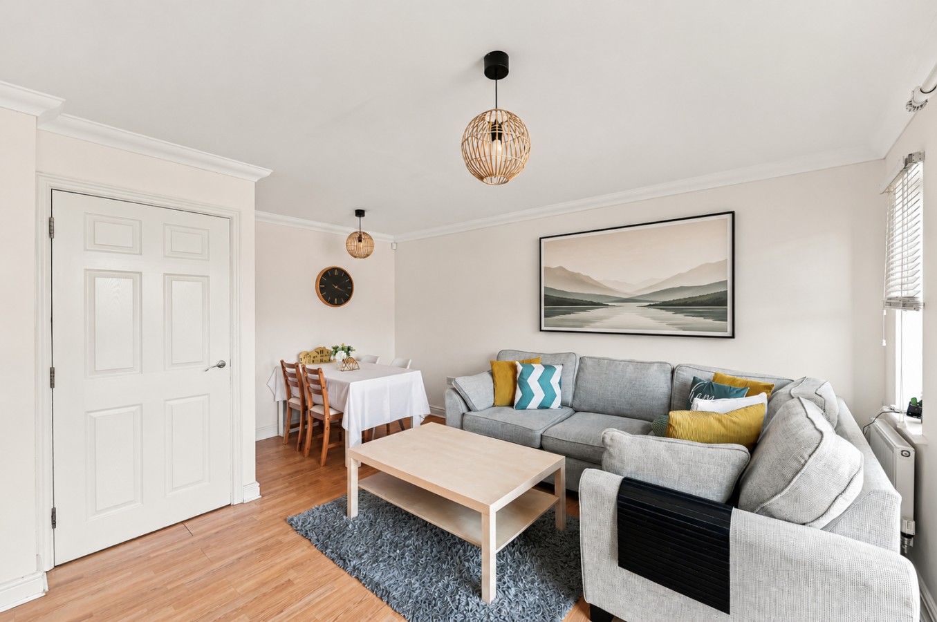 Charming 3BR House • Sleeps 5 • Driveway Parking • Fast Wifi • Work Desk • Fast Wifi in 13 Corris Court - Property image 15 - VivreStays