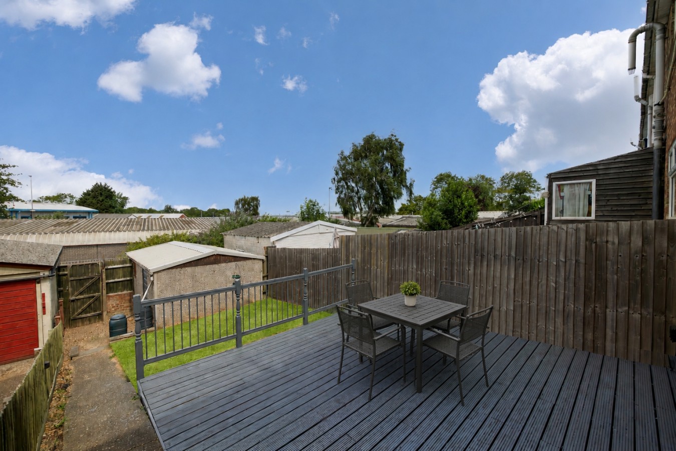 Central & Stylish House • Free Parking • Super-Fast Wifi • Smart TV • Garden • Self-Check-In in 160 Rothersthorpe Road - Property image 25 - VivreStays