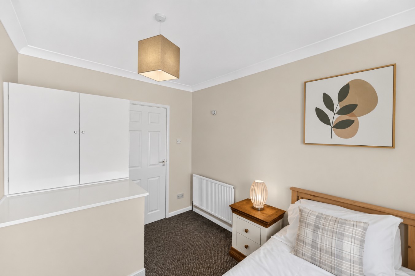 Central & Stylish House • Free Parking • Super-Fast Wifi • Smart TV • Garden • Self-Check-In in 160 Rothersthorpe Road - Property image 12 - VivreStays