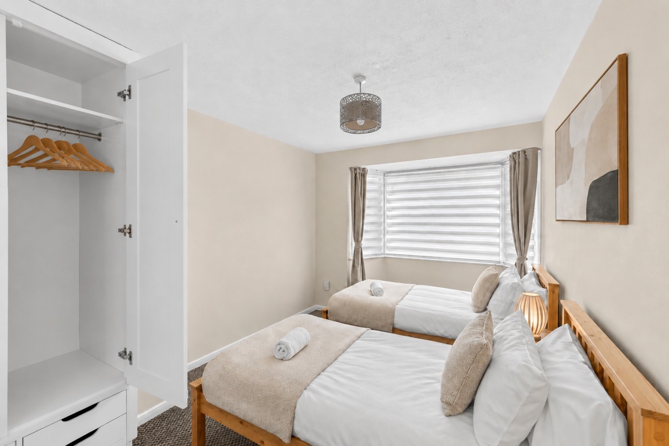 Central & Stylish House • Free Parking • Super-Fast Wifi • Smart TV • Garden • Self-Check-In in 160 Rothersthorpe Road - Property image 10 - VivreStays