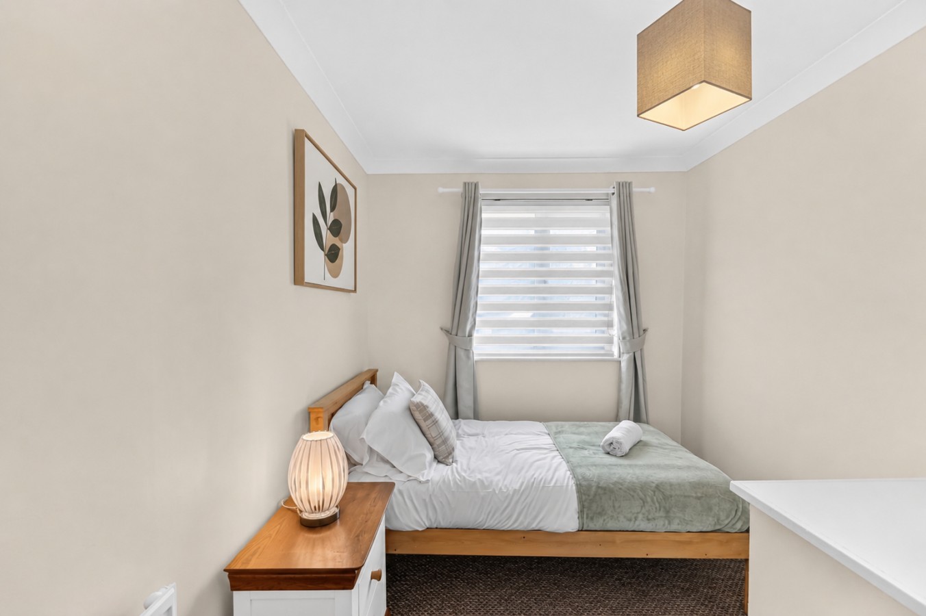 Central & Stylish House • Free Parking • Super-Fast Wifi • Smart TV • Garden • Self-Check-In in 160 Rothersthorpe Road - Property image 11 - VivreStays