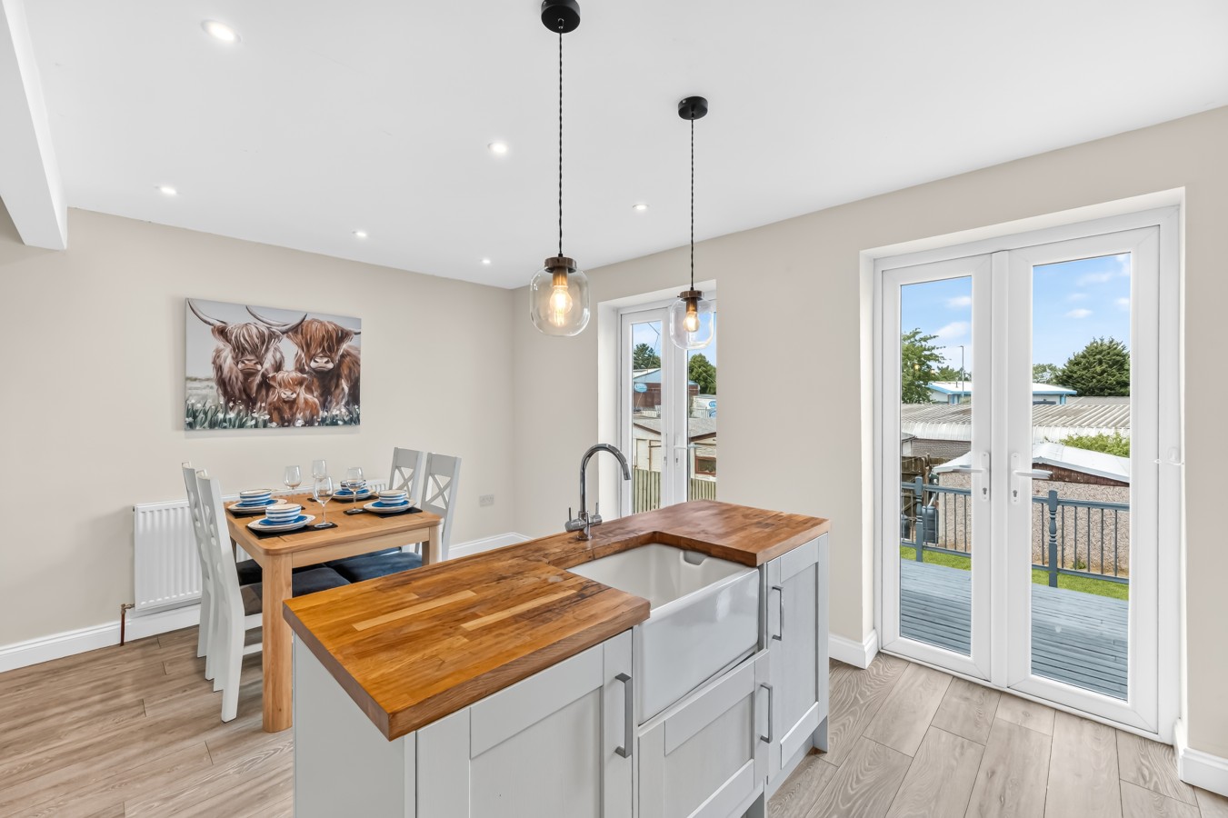 Central & Stylish House • Free Parking • Super-Fast Wifi • Smart TV • Garden • Self-Check-In in 160 Rothersthorpe Road - Property image 24 - VivreStays