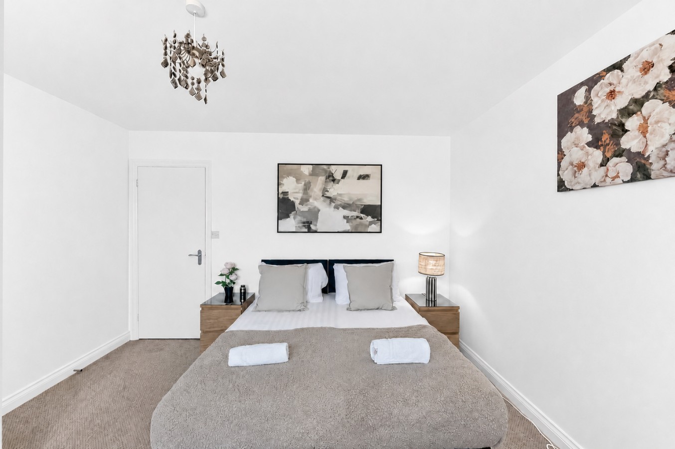 Detached 4BR House in Monkston Park • Driveway Parking • Work Desk • Super-Fast WiFi • Smart TVs • Self-Check-In in 9 Goldhawk - Property image 10 - VivreStays