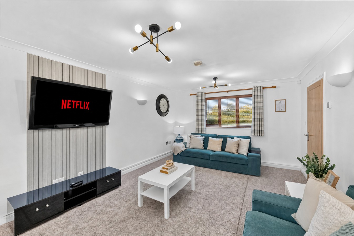 Detached 4BR House in Monkston Park • Driveway Parking • Work Desk • Super-Fast WiFi • Smart TVs • Self-Check-In in 9 Goldhawk - Property image 18 - VivreStays