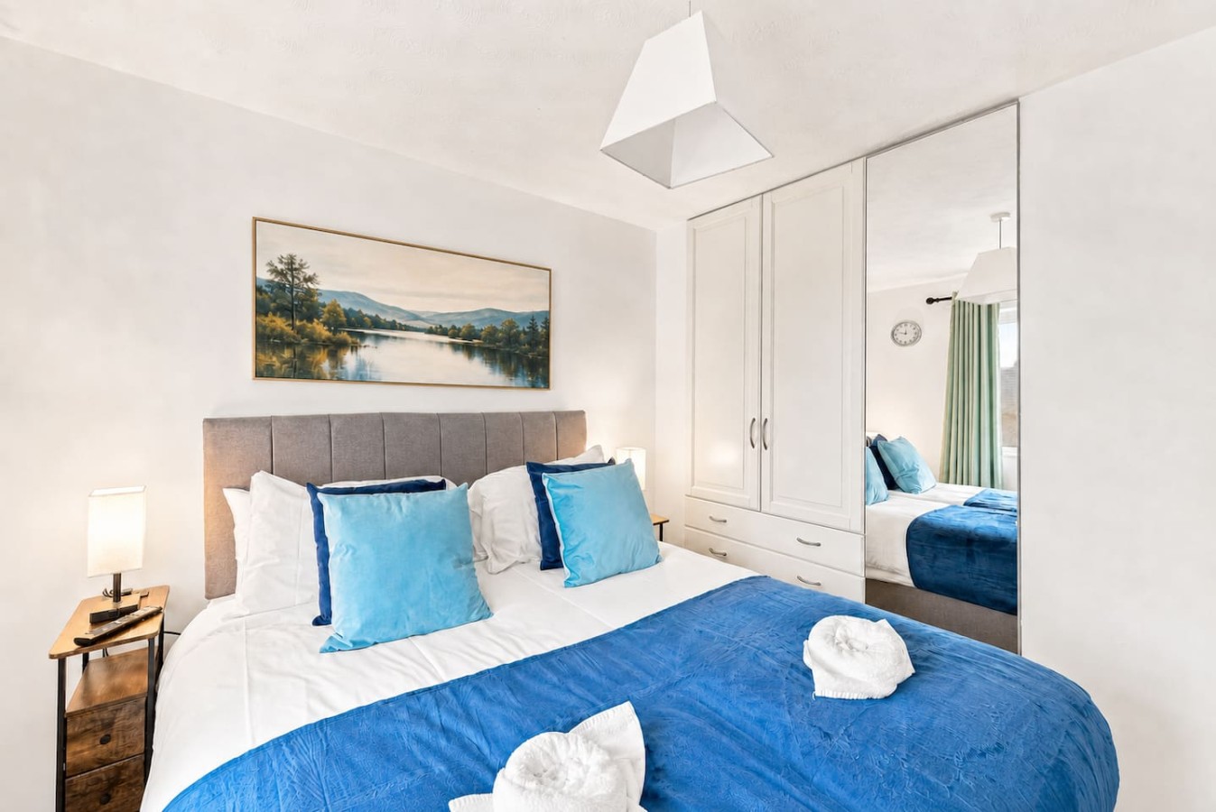 Wavendon House • Driveway Parking • Workspace • Smart TVs • Super-Fast Wifi • Self-Check In in 12 Burano Grove - Property image 8 - VivreStays