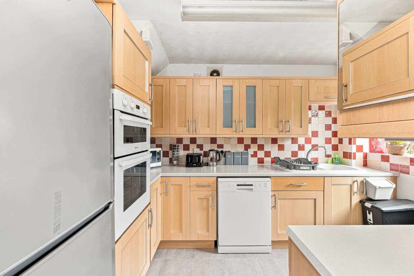 Wavendon House • Driveway Parking • Workspace • Smart TVs • Super-Fast Wifi • Self-Check In in 12 Burano Grove - Property image 15 - VivreStays