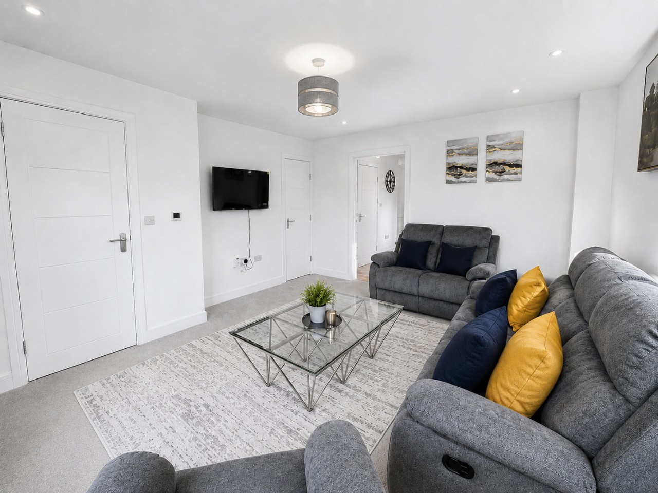 The Riverside • 4 BR 4 Bath • New Build House • Sleeps 7 • Driveway Parking in High Street - Property image 22 - VivreStays
