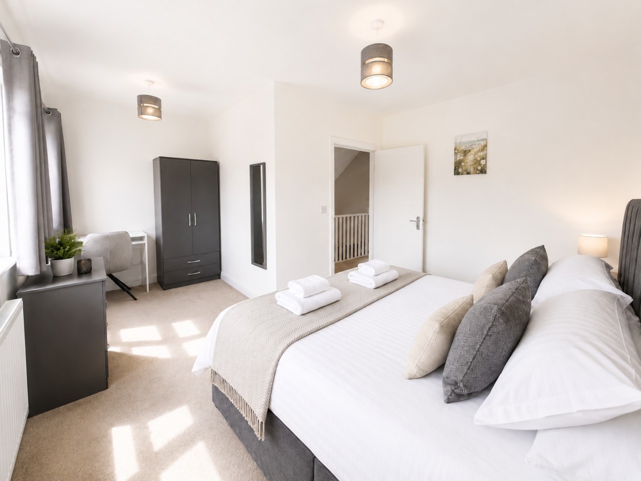 The Riverside • 4 BR 4 Bath • New Build House • Sleeps 7 • Driveway Parking in High Street - Property image 9 - VivreStays