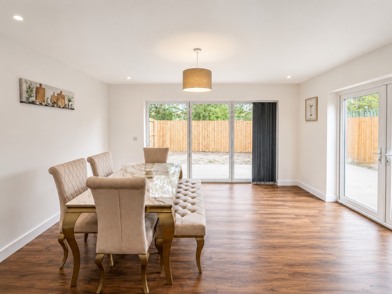 The Riverside • 4 BR 4 Bath • New Build House • Sleeps 7 • Driveway Parking in High Street - Property image 27 - VivreStays