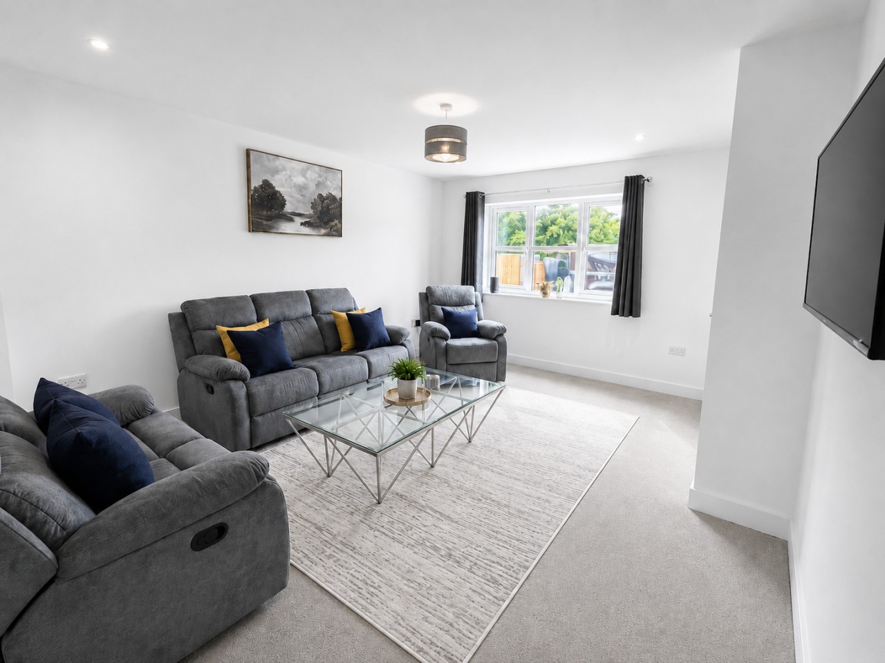 The Riverside • 4 BR 4 Bath • New Build House • Sleeps 7 • Driveway Parking in High Street - Property image 21 - VivreStays
