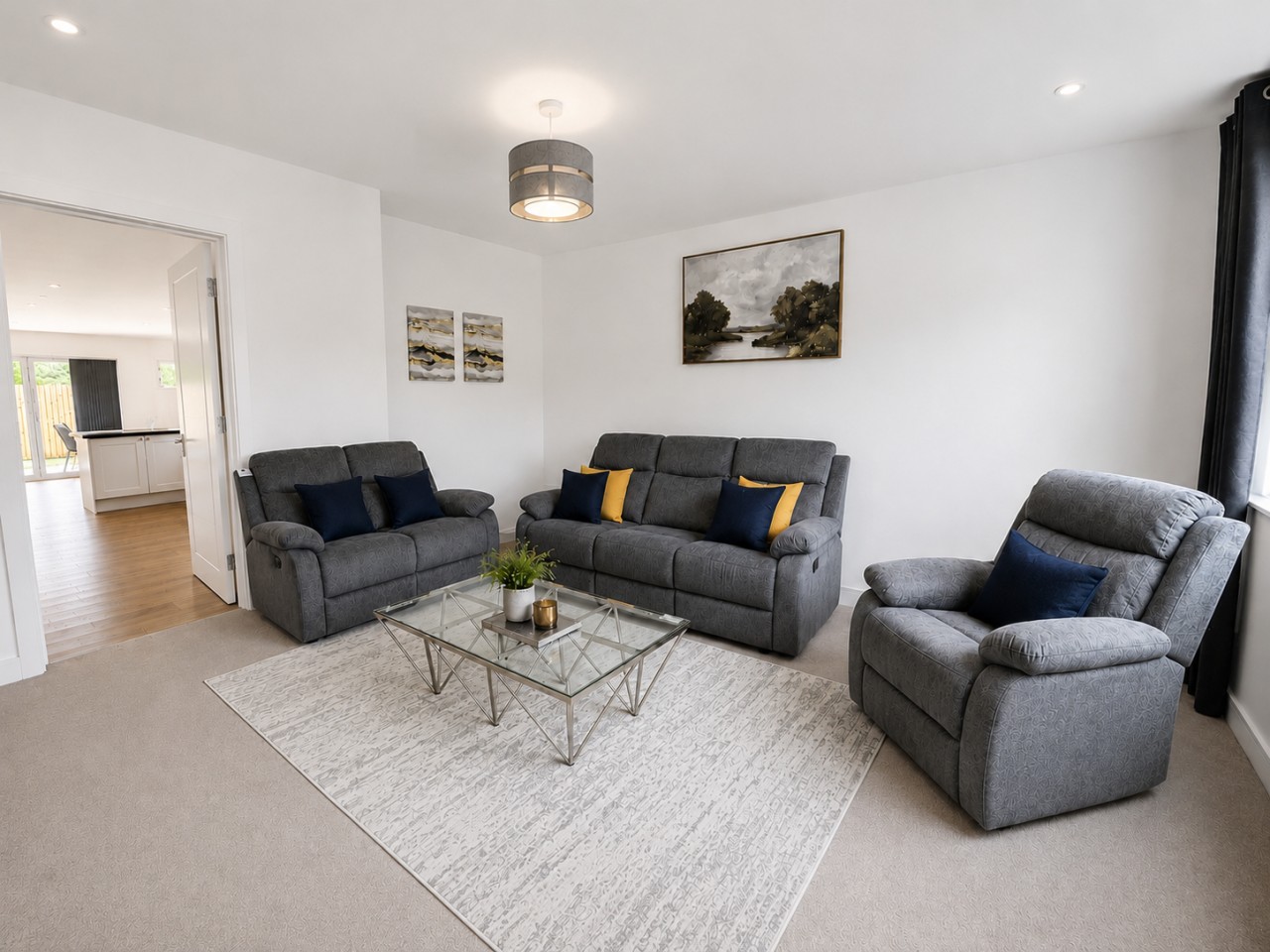 The Riverside • 4 BR 4 Bath • New Build House • Sleeps 7 • Driveway Parking in High Street - Property image 23 - VivreStays