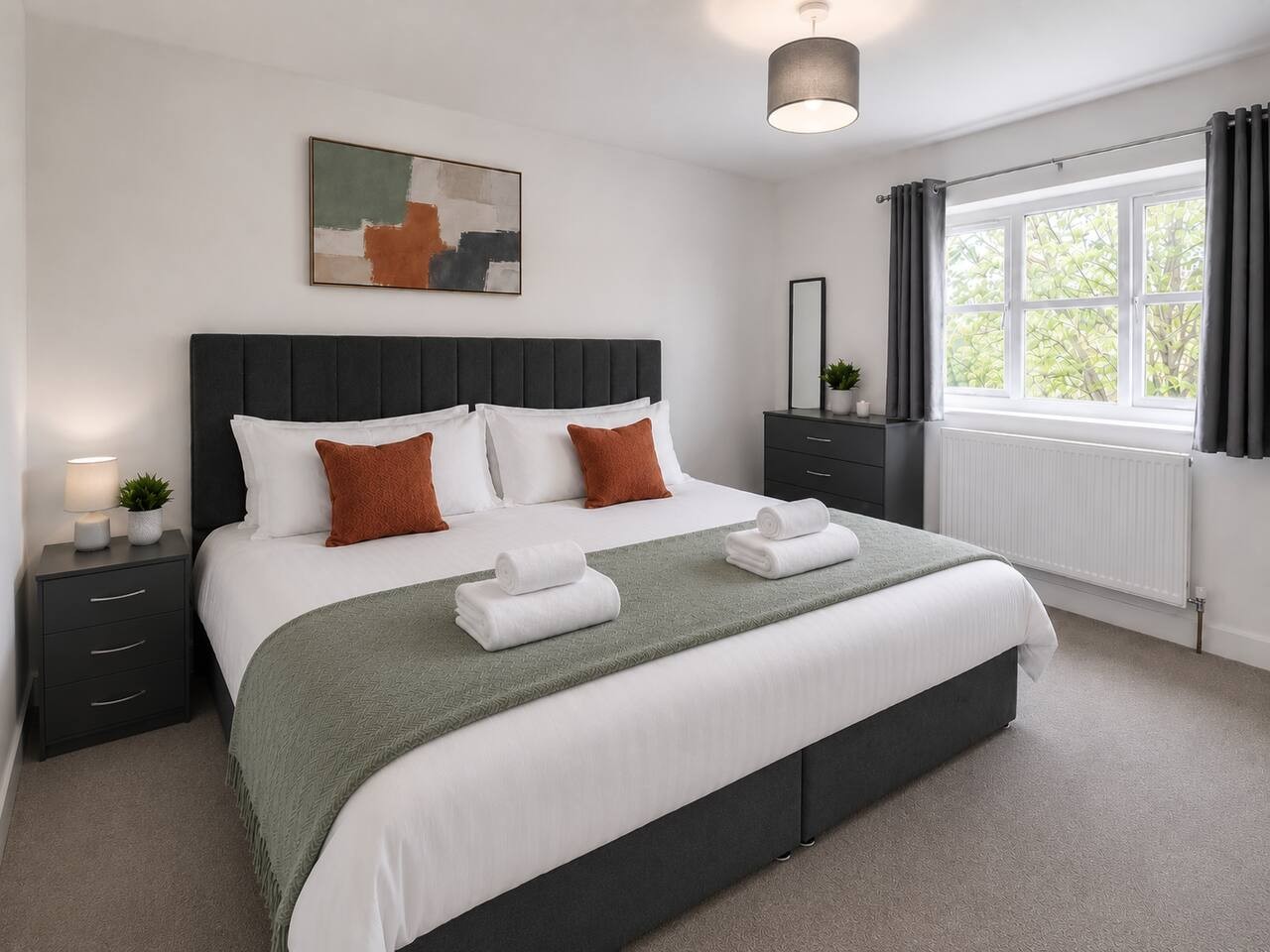 The Hayloft • 4 Bedroom 4 Bathroom • New Build House • Sleeps 7 • Driveway Parking in High Street - Property image 3 - VivreStays