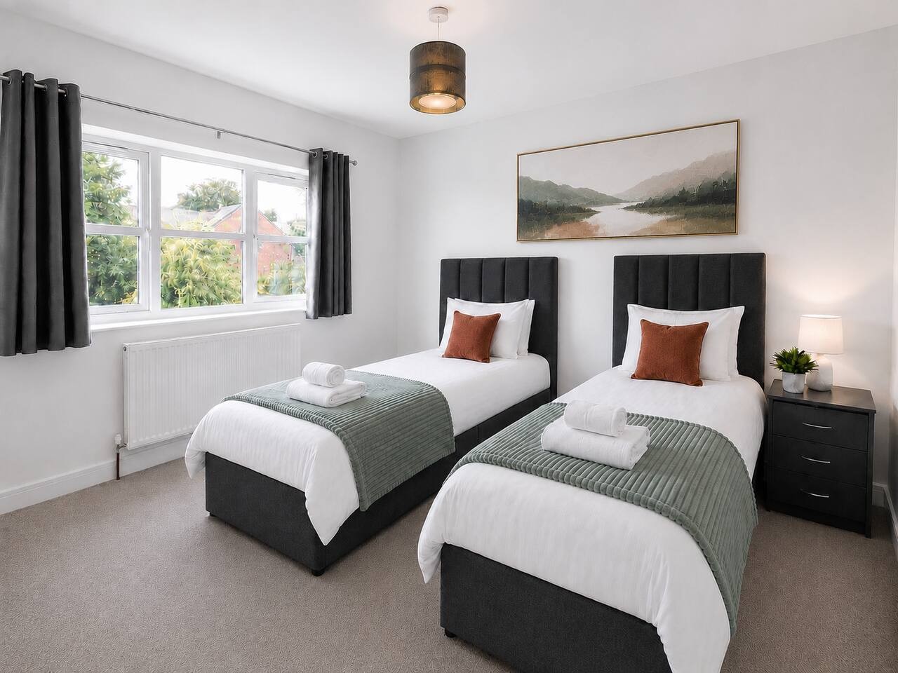 The Hayloft • 4 Bedroom 4 Bathroom • New Build House • Sleeps 7 • Driveway Parking in High Street - Property image 7 - VivreStays