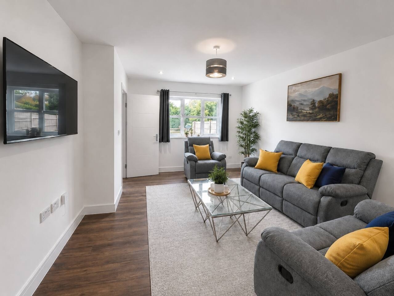 8 BR • 8 Bath • Sleeps 14 • Driveway Location • Cul-De-Sac • Work Desk • Smart TV in High Street - Property image 21 - VivreStays