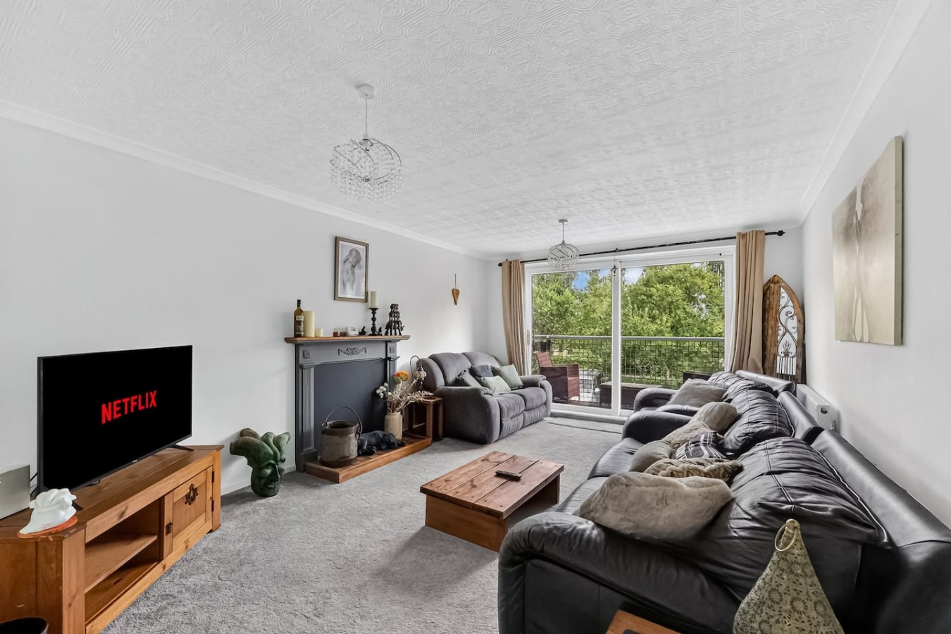 Waterside House • Close to City Centre • Sleeps 6 • Driveway Parking • Smart TVs in Bedrooms • Fast Wifi • Work Desk • Self-Check-In in 99 Waterside - Property image 17 - VivreStays