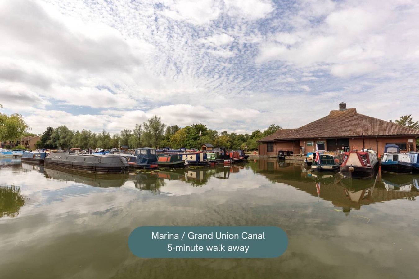 Waterside House • Close to City Centre • Sleeps 6 • Driveway Parking • Smart TVs in Bedrooms • Fast Wifi • Work Desk • Self-Check-In in 99 Waterside - Property image 41 - VivreStays