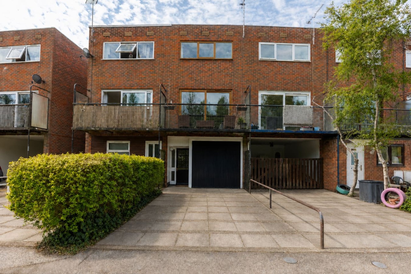 Waterside House • Close to City Centre • Sleeps 6 • Driveway Parking • Smart TVs in Bedrooms • Fast Wifi • Work Desk • Self-Check-In in 99 Waterside - Property image 35 - VivreStays
