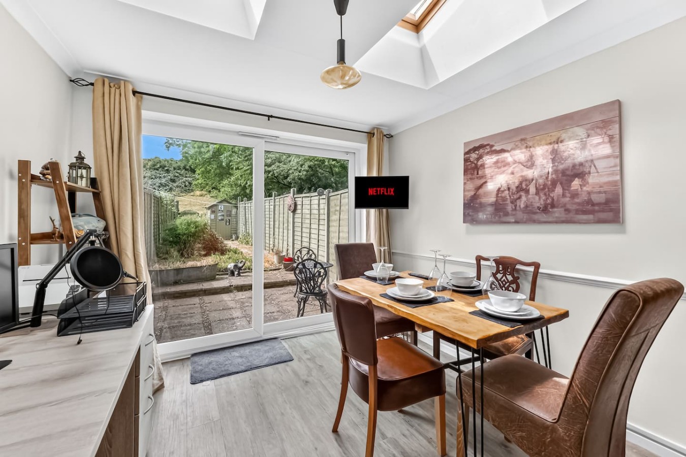Waterside House • Close to City Centre • Sleeps 6 • Driveway Parking • Smart TVs in Bedrooms • Fast Wifi • Work Desk • Self-Check-In in 99 Waterside - Property image 25 - VivreStays