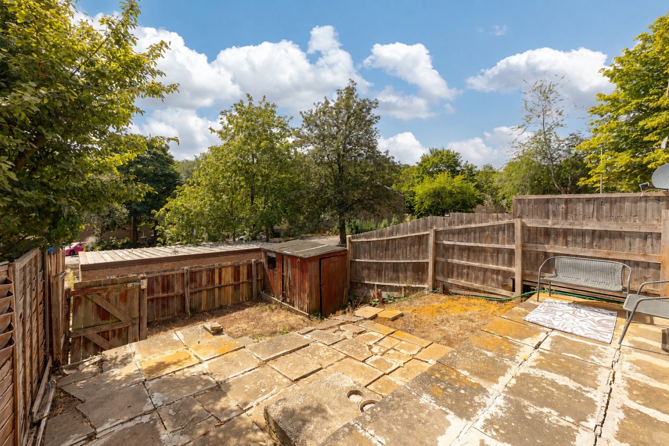 Arbour House • Sleeps 5 • Free Parking • Spacious Garden • Fast Wifi • Smart TV • Self-Check-In in 2 Arbour View Court - Property image 24 - VivreStays