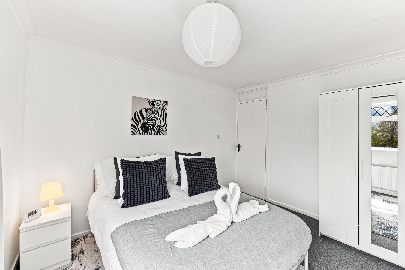 Arbour House • Sleeps 5 • Free Parking • Spacious Garden • Fast Wifi • Smart TV • Self-Check-In in 2 Arbour View Court - Property image 10 - VivreStays