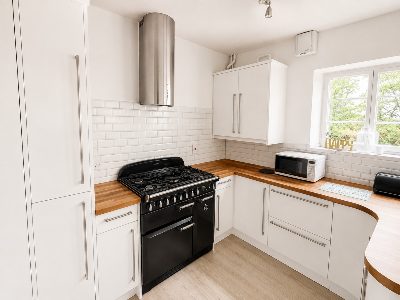 The Mill | Grade II House | Wi-Fi | Gated Parking in Wolverton Mill, Wolverton, Milton Keynes, UK - Property image 8 - VivreStays