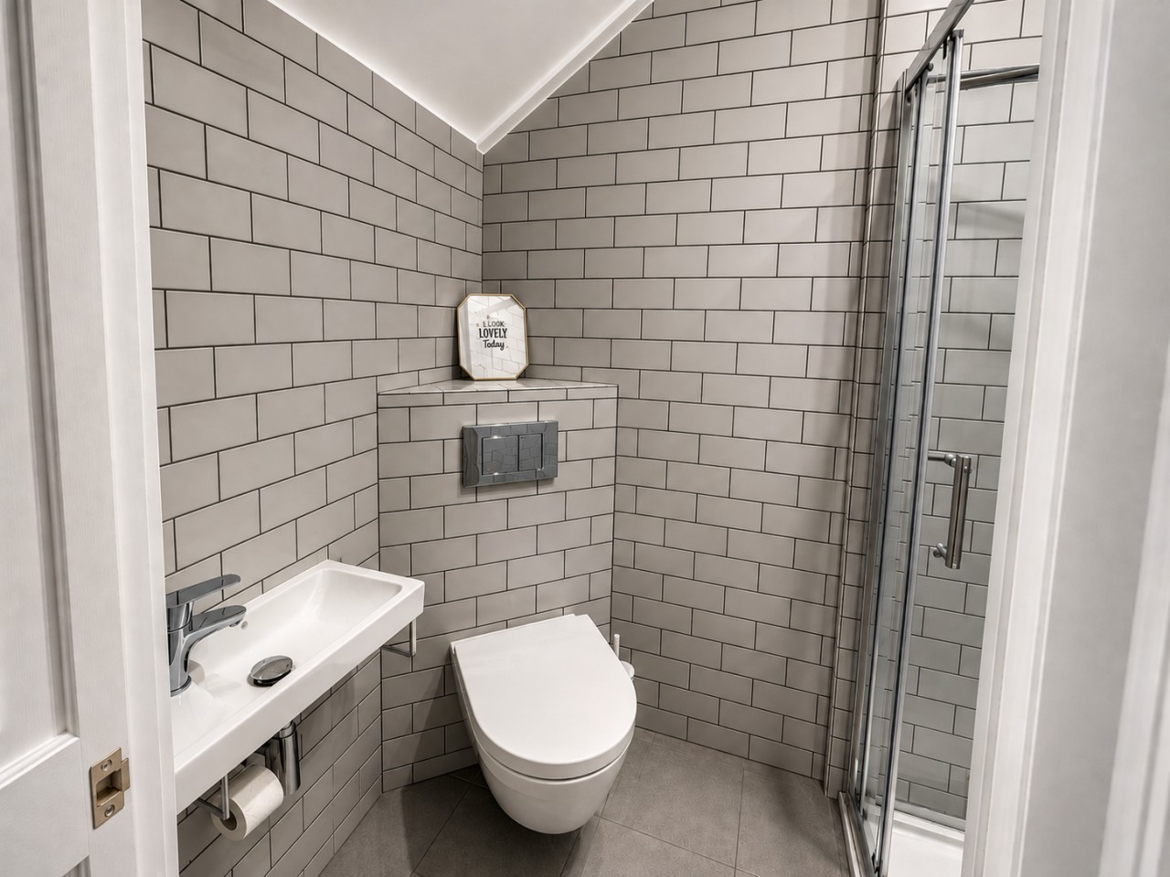 The Mill | Grade II House | Wi-Fi | Gated Parking in Wolverton Mill, Wolverton, Milton Keynes, UK - Property image 26 - VivreStays