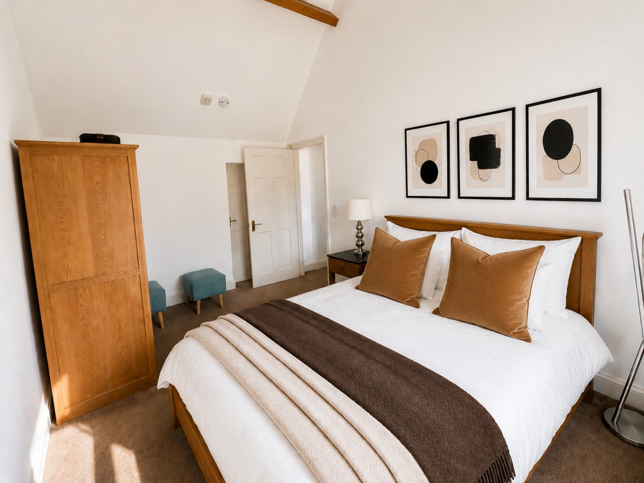The Mill | Grade II House | Wi-Fi | Gated Parking in Wolverton Mill, Wolverton, Milton Keynes, UK - Property image 21 - VivreStays