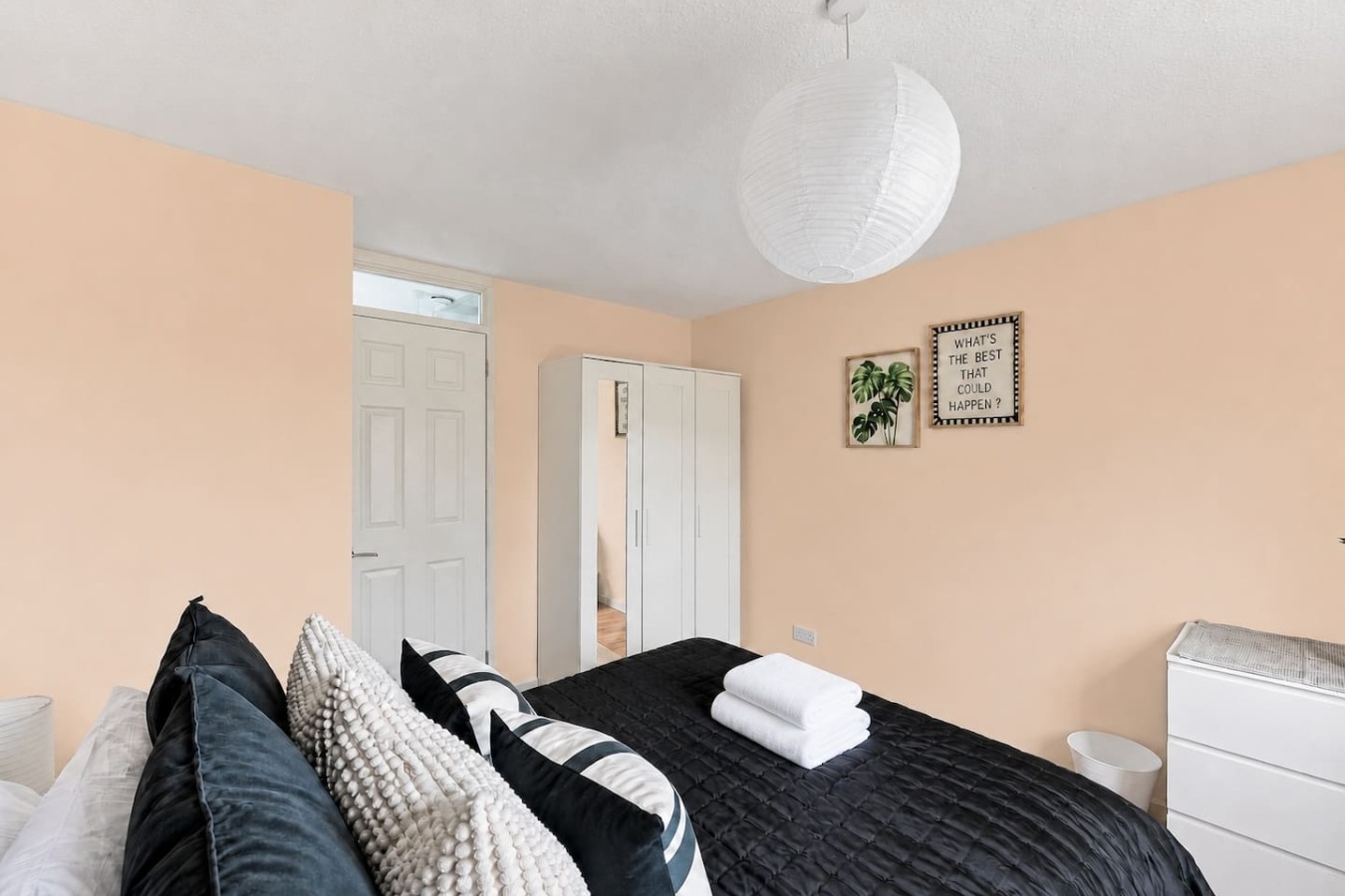 Arbour View Houses • 6 Bedrooms • Sleeps 10 • FreeParking • Fast WiFi • Smart TVs • Self-Check-In in 2 Arbour View Court - Property image 5 - VivreStays