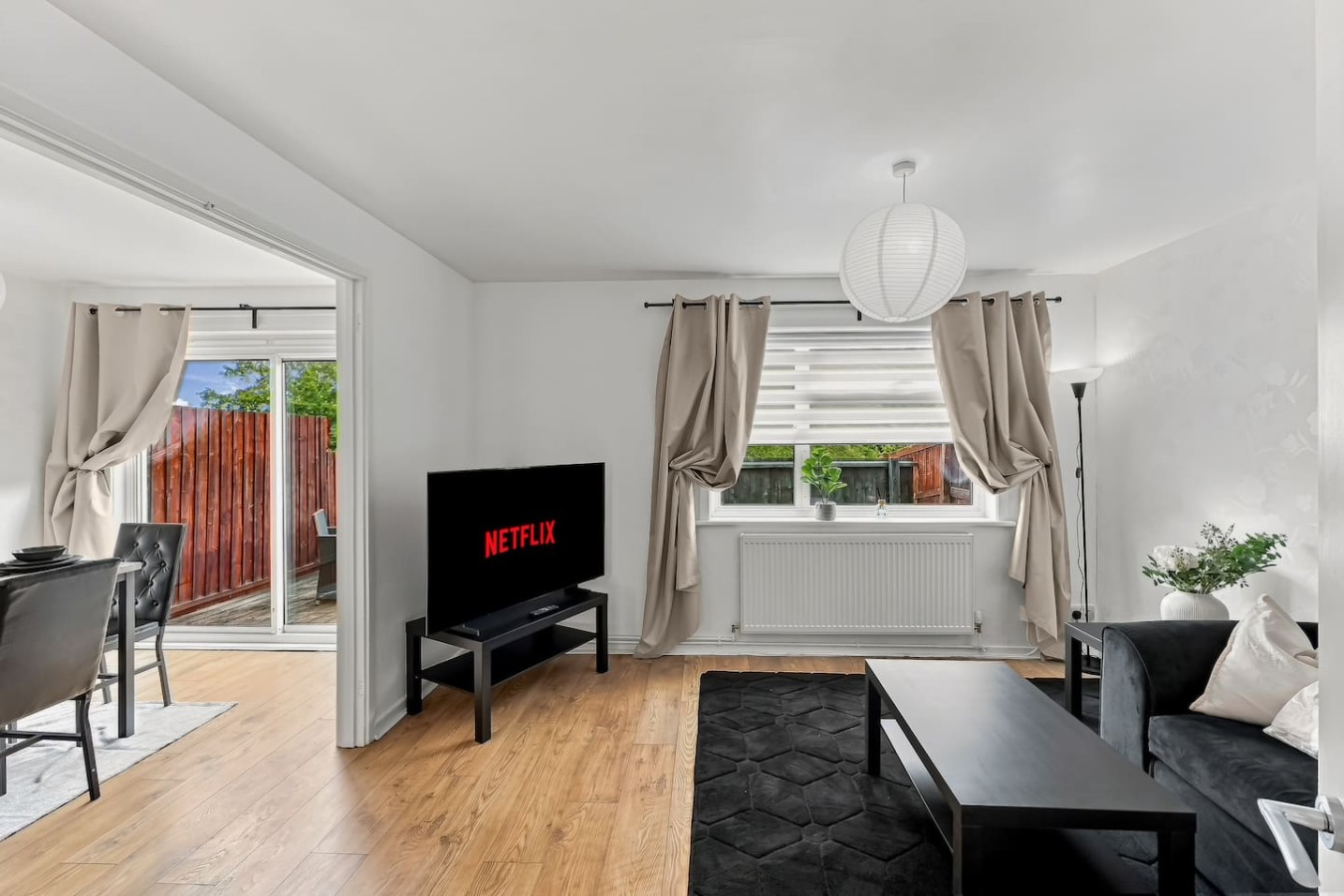 Arbour View Houses • 6 Bedrooms • Sleeps 10 • FreeParking • Fast WiFi • Smart TVs • Self-Check-In in 2 Arbour View Court - Property image 18 - VivreStays