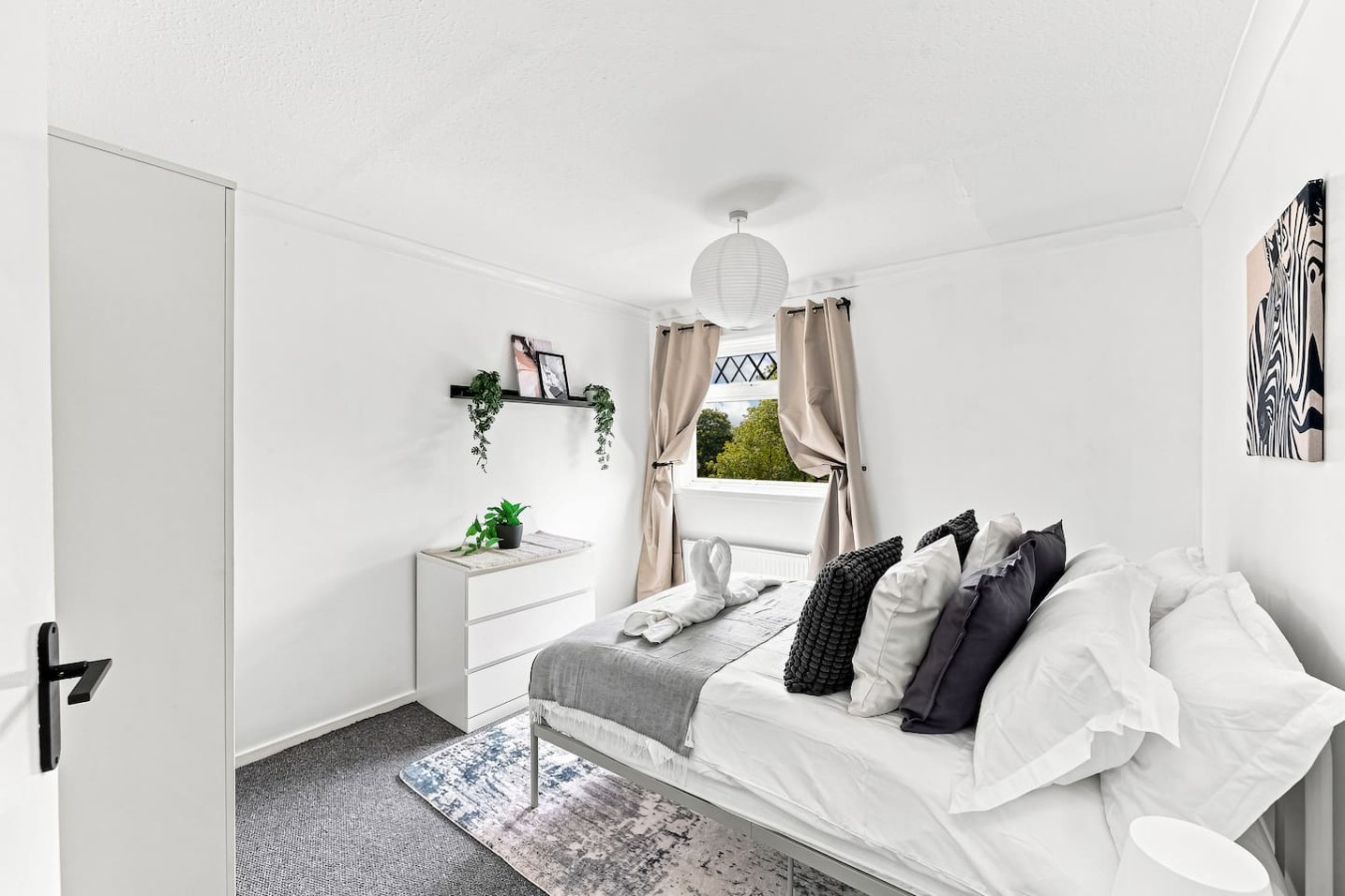 Arbour View Houses • 6 Bedrooms • Sleeps 10 • FreeParking • Fast WiFi • Smart TVs • Self-Check-In in 2 Arbour View Court - Property image 37 - VivreStays