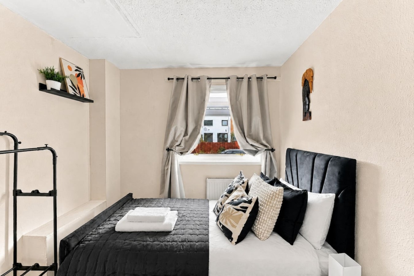Arbour View Houses • 6 Bedrooms • Sleeps 10 • FreeParking • Fast WiFi • Smart TVs • Self-Check-In in 2 Arbour View Court - Property image 11 - VivreStays