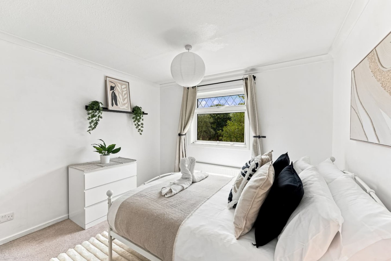 Arbour View Houses • 6 Bedrooms • Sleeps 10 • FreeParking • Fast WiFi • Smart TVs • Self-Check-In in 2 Arbour View Court - Property image 32 - VivreStays