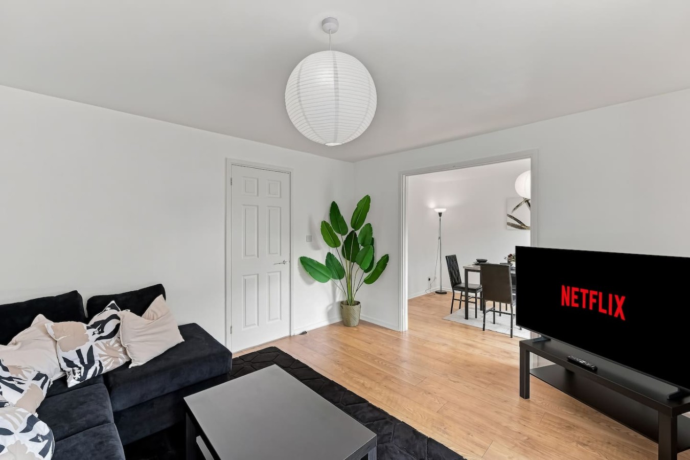 Arbour View Houses • 6 Bedrooms • Sleeps 10 • FreeParking • Fast WiFi • Smart TVs • Self-Check-In in 2 Arbour View Court - Property image 19 - VivreStays