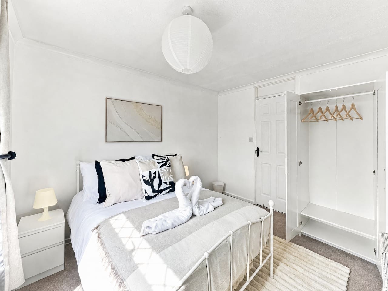 Arbour View Houses • 6 Bedrooms • Sleeps 10 • FreeParking • Fast WiFi • Smart TVs • Self-Check-In in 2 Arbour View Court - Property image 28 - VivreStays
