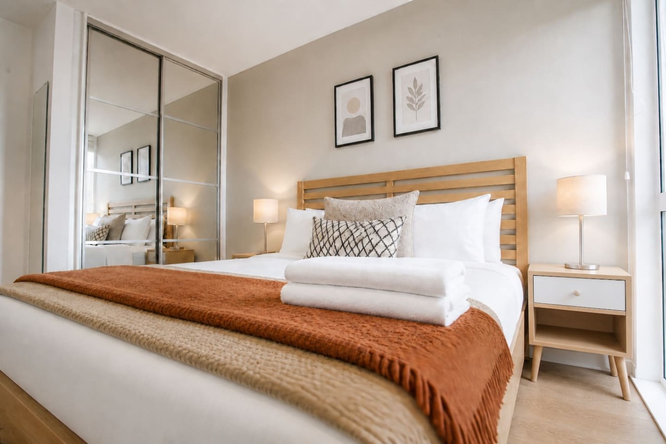 Dakota Apartment @ The Hub • City Centre • Balcony • Free Parking • Work Desk • Fast Wifi • Self-Check-In in 50 Mortimer Square - Property image 8 - VivreStays