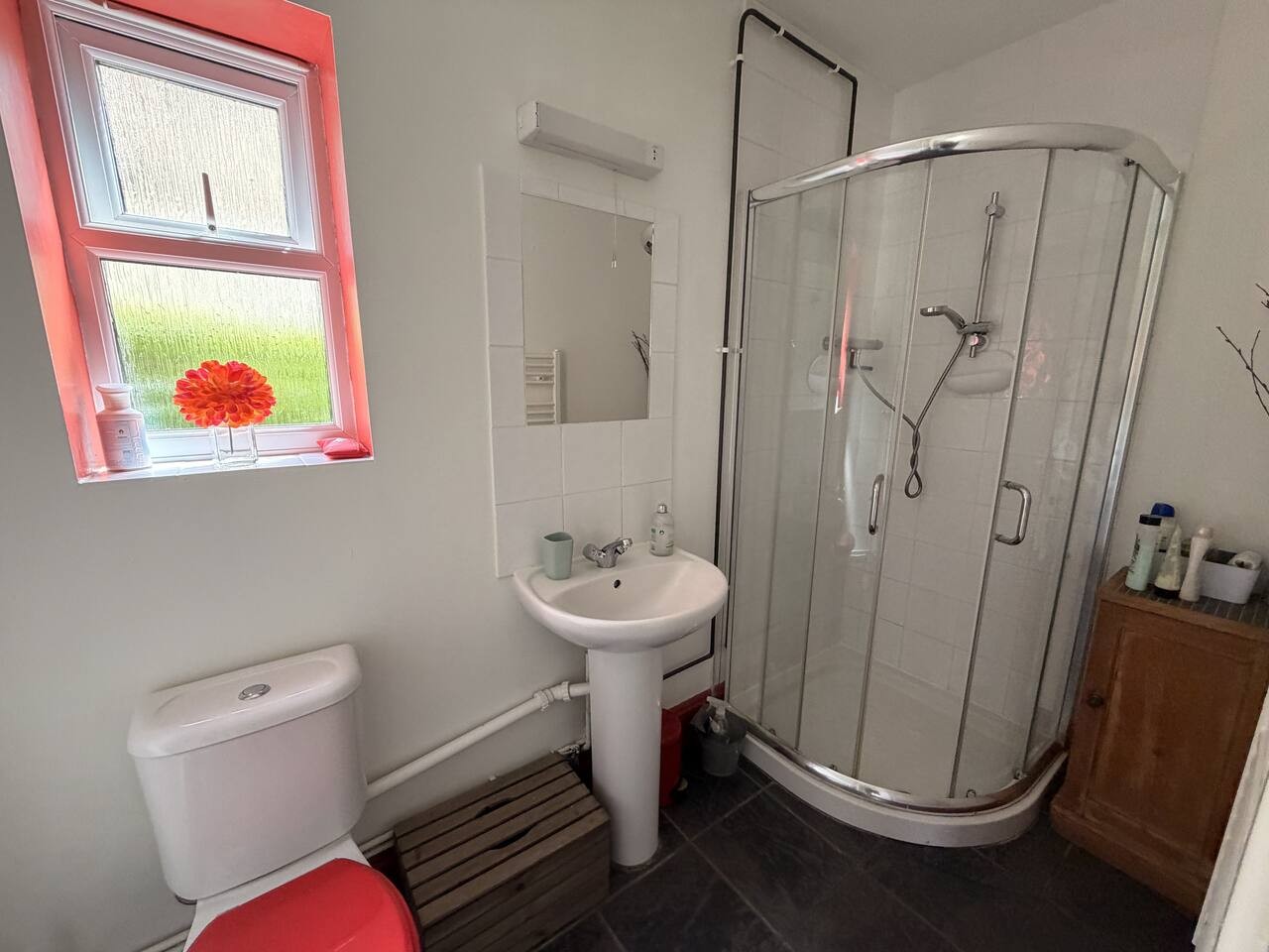 The Robins by Yoko Property in 66 Peachfield Road - Property image 11 - VivreStays