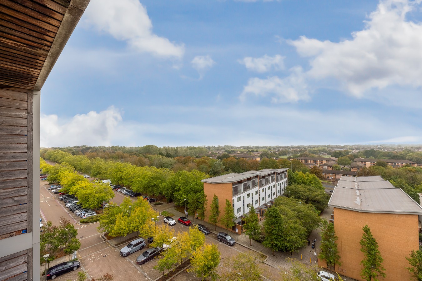 Luxury Flat • City Centre • Balcony • Free Parking • Fast WiFi • Work Desk • SmartTVs in 325 South Row Flat 72 - Property image 10 - VivreStays