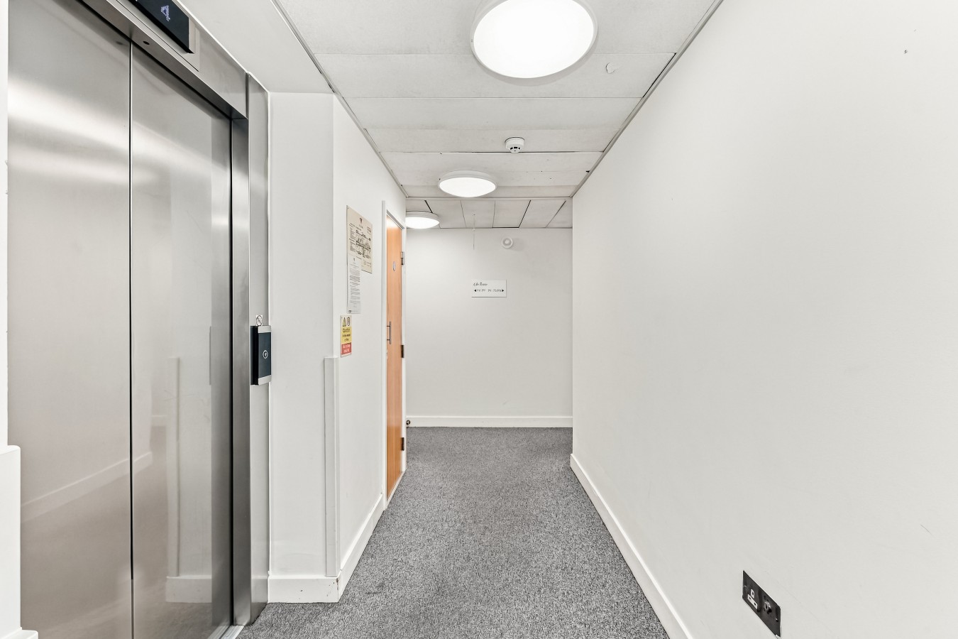 Luxury Flat • City Centre • Balcony • Free Parking • Fast WiFi • Work Desk • SmartTVs in 325 South Row Flat 72 - Property image 19 - VivreStays