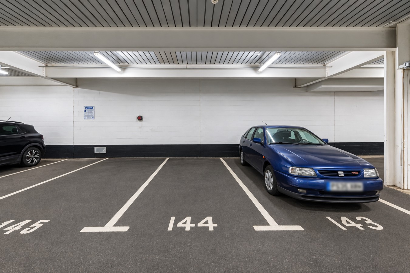 Luxury Flat • City Centre • Balcony • Free Parking • Fast WiFi • Work Desk • SmartTVs in 325 South Row Flat 72 - Property image 20 - VivreStays