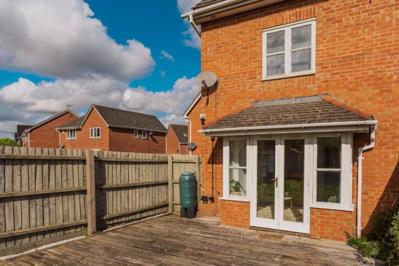 Oriel House • Sleeps 6 • Free Parking • Work Desk • Fast WIFI • Self-Check-In in 67 Oriel Close - Property image 17 - VivreStays