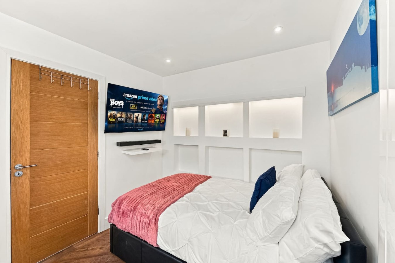 Ashcombe House • Sleeps 9 • Pool Table • Office / Snug Room • Sky TV • Xbox • Driveway Parking in Broadview Gardens - Property image 37 - VivreStays
